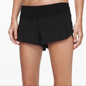 Lulu Lemon Speed Up 2.5 Short